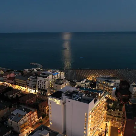 The One - & 5* Καόρλε
