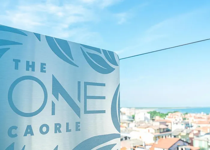 The One - & 호텔 5*