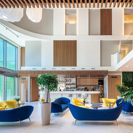 The One - & Hotel 5*