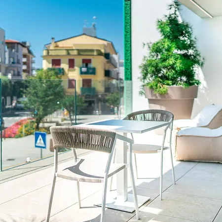 The One - & Hotel 5*