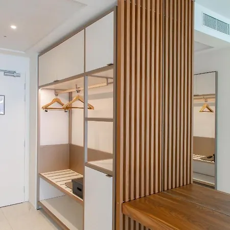 Hotel The One - & 5*