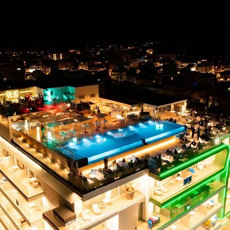 Hotel The One - &