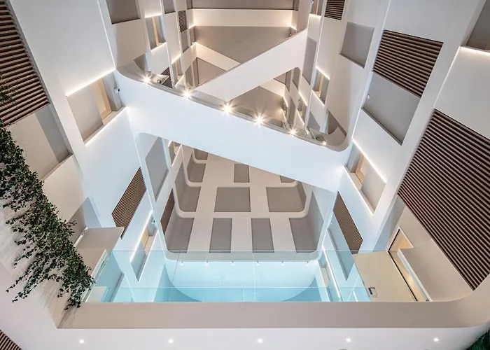 Hotel The One - & 5*