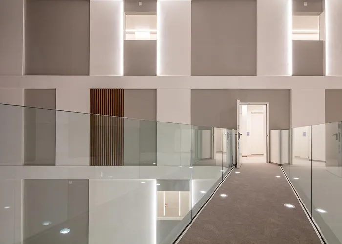 Hotel The One - & 5*