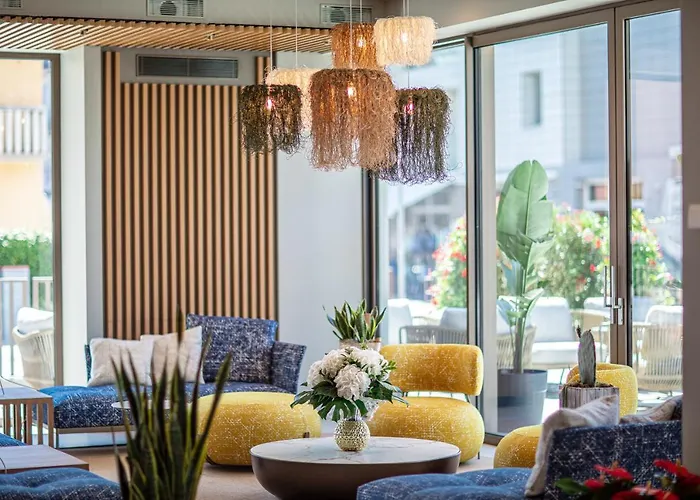 Hotel The One - & 5*